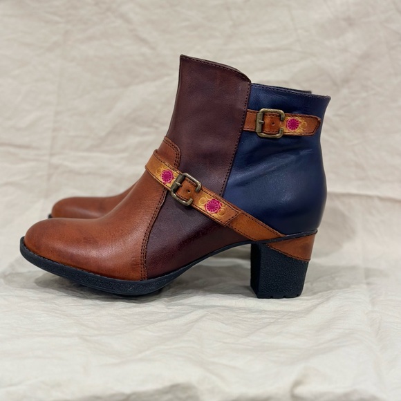 L’Artiste Spring Step Bootie - Picture 2 of 11